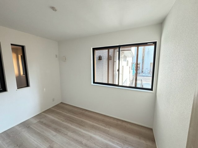 藤沢市辻堂元町　全3棟　1号棟の洋室