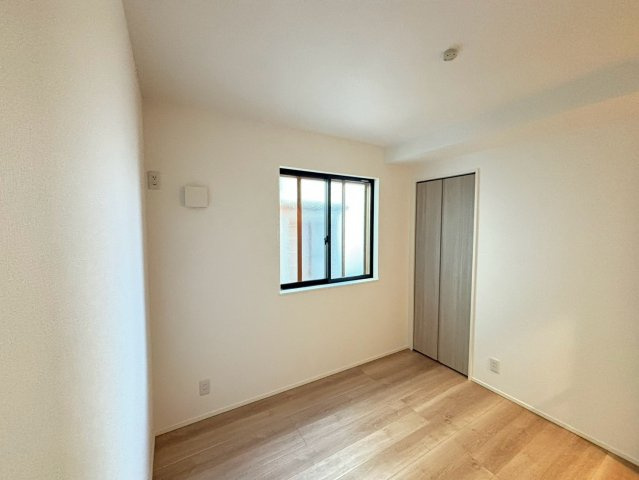 藤沢市辻堂元町　全3棟　1号棟の洋室