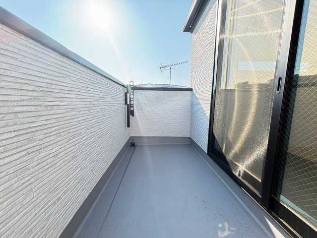 藤沢市辻堂元町　全3棟　1号棟のバルコニー