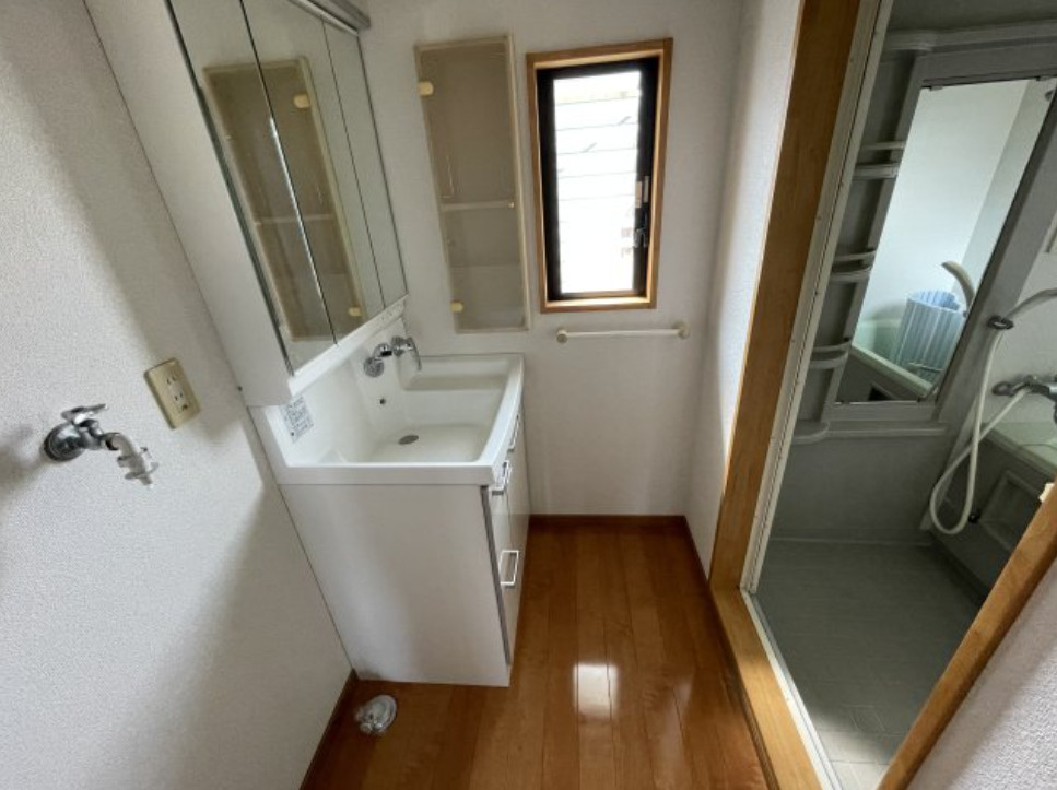 亀幸園ハイツの洗面所