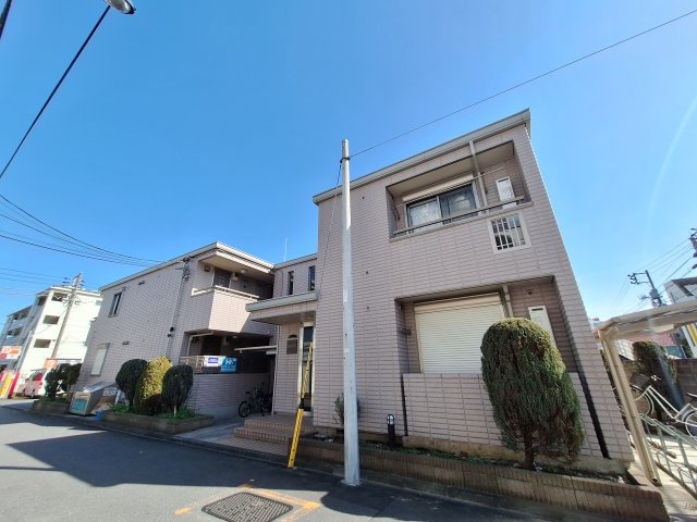 ヴィラ・クローネ２の外観|閑静な住宅街