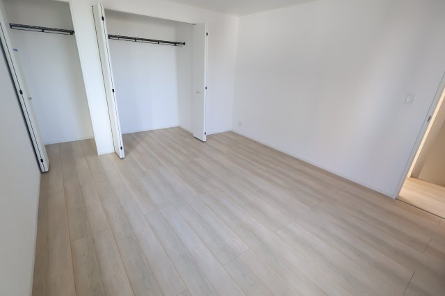 《仲介手数料無料》西区大字宝来1279-1新築一戸建てクレイドルガーデンの洋室|撮影日 2025年11月10日 13:45 晴れ