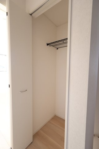 《仲介手数料無料》西区大字宝来1279-1新築一戸建てクレイドルガーデンの収納|撮影日 2025年11月10日 13:45 晴れ