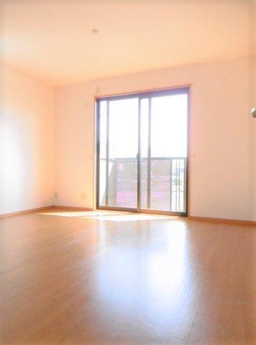 ベリークレセントの洋室|明るい洋室です