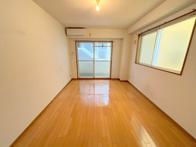 ヴィラ・シフォネットの居間・リビング