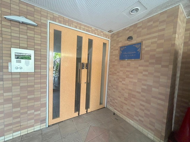 ヴィラ・シフォネットのエントランス