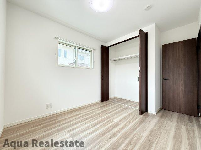 丸亀市飯山町川原の新築一戸建の洋室|ゆったりした洋室です