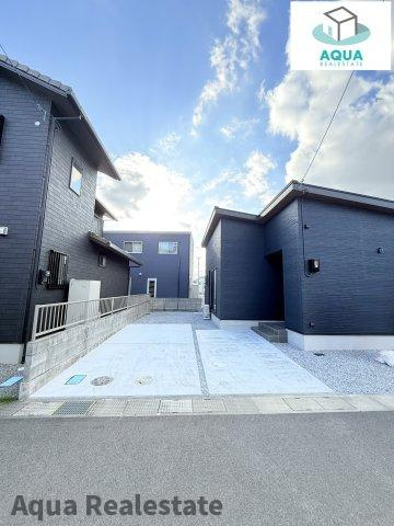 丸亀市飯山町川原の新築一戸建の前面道路含む現地写真|前面道路含む現地写真です