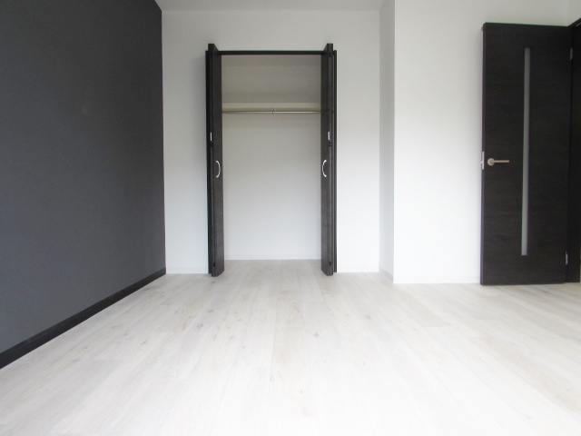 クレアモントヒルズ宝塚の居間・リビング|こちらのリビングで趣味の時間をお楽しみください