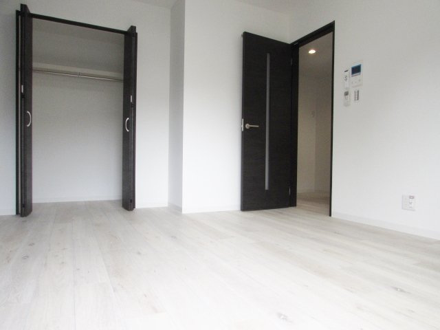 クレアモントヒルズ宝塚の内装|こちらのリビングで趣味の時間をお楽しみください