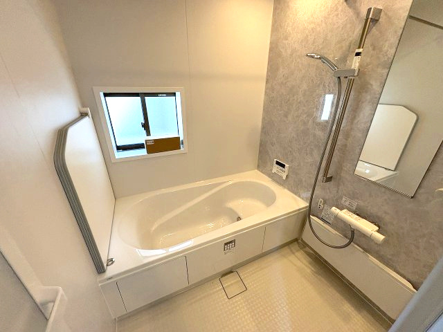 【浴室】 | 福岡市城南区友泉亭　2号棟（全2棟）【仲介手数料無料・0円】 | 現地写真。浴室です。