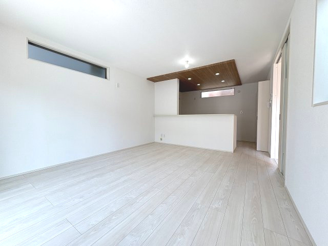 【居間・リビング】 | 福岡市城南区友泉亭　2号棟（全2棟）【仲介手数料無料・0円】 | 現地写真。