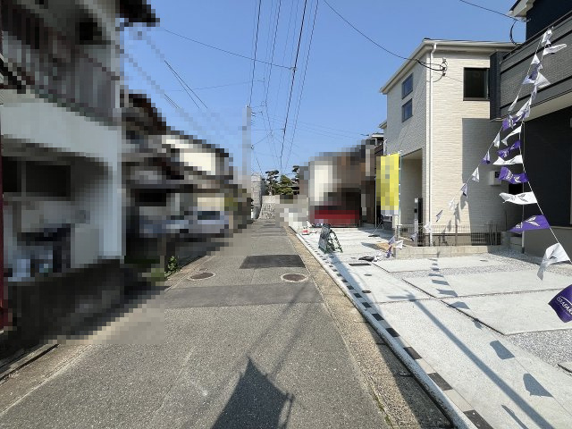 【その他】 | 福岡市城南区友泉亭　2号棟（全2棟）【仲介手数料無料・0円】 | 現地写真。前面道路です。