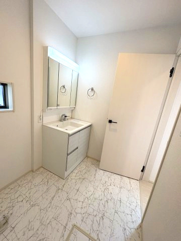 【洗面所】 | 福岡市城南区友泉亭　2号棟（全2棟）【仲介手数料無料・0円】 | 現地写真。