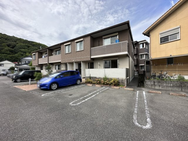 グランマスト塩屋崎 A棟の外観