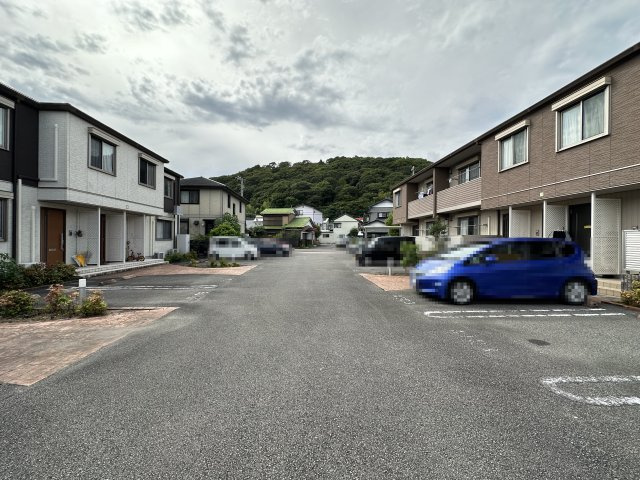 グランマスト塩屋崎 A棟の駐車場