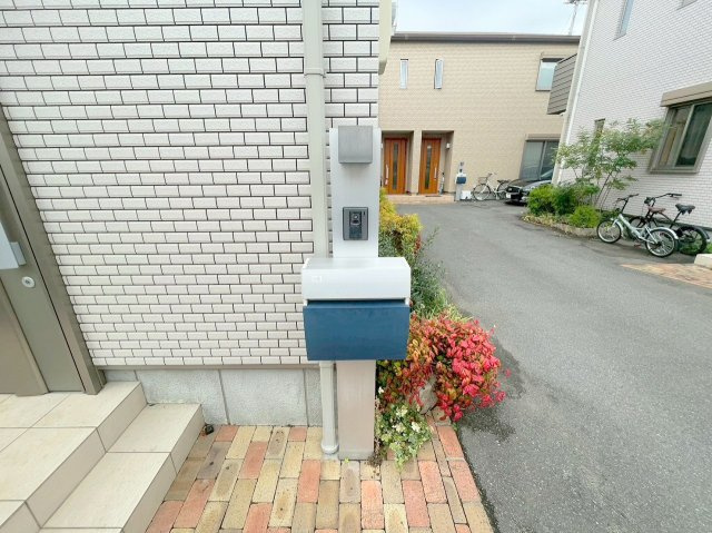 サニーヒルズ三津屋のエントランス