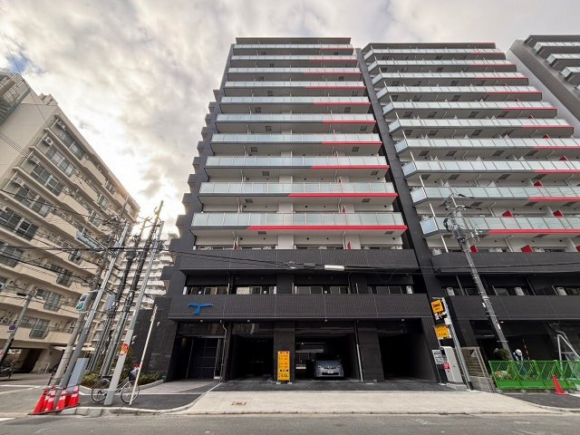 セレニテ新大阪グランデシュッドの外観