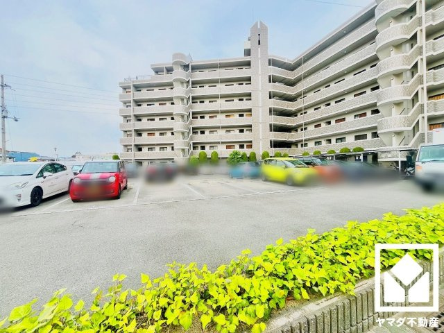 グラン・コート北宇治2の駐車場