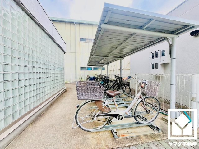 グラン・コート北宇治2の駐輪場