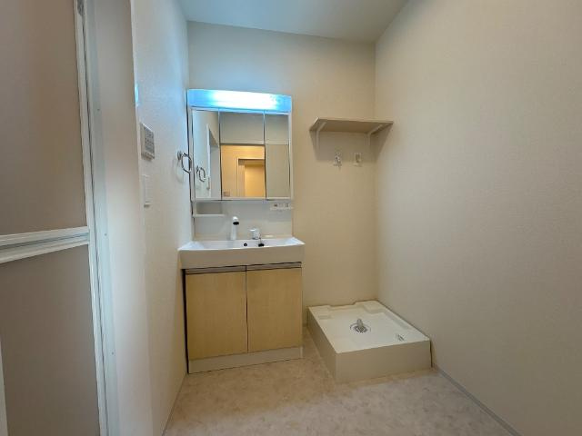 アルバ西岡本の洗面所|洗面