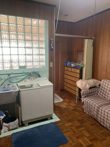 紀の川市花野　中古戸建の独立洗面台