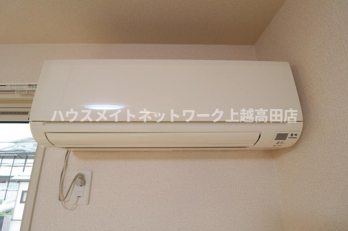 シャンブル・アンソレイエ|備え付けエアコン