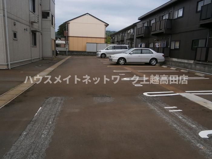 シャンブル・アンソレイエの駐車場|駐車場