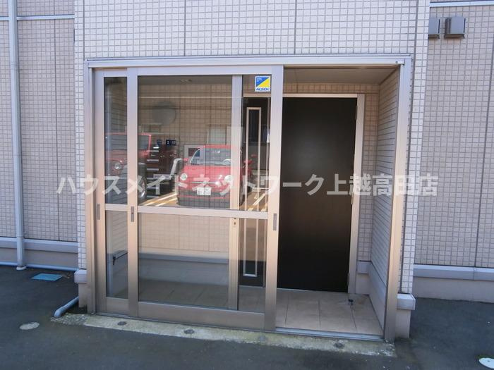 シャンブル・アンソレイエのエントランス|エントランス