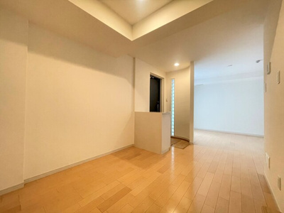 ★収納付きの寝室★