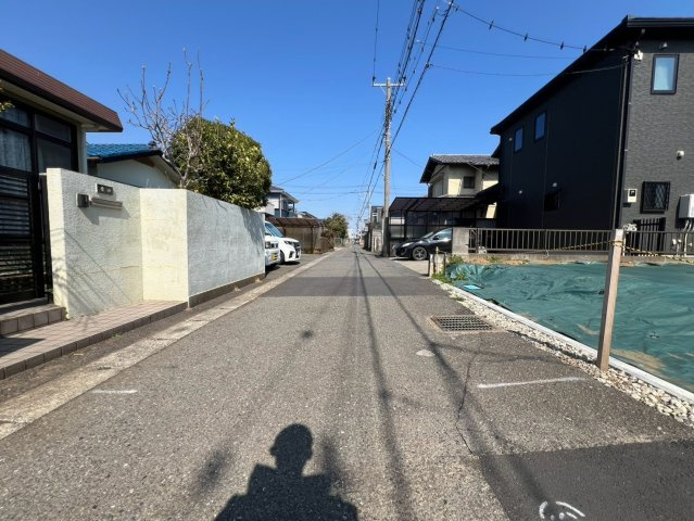 平塚市達上ヶ丘売地　A区画の前面道路含む現地写真