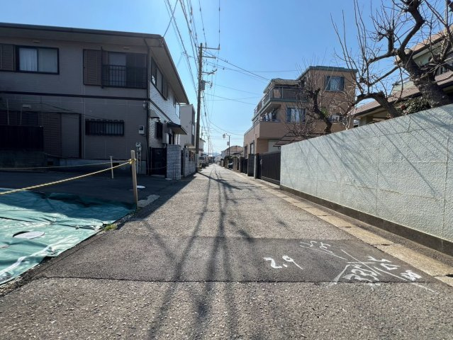 平塚市達上ヶ丘売地　A区画の前面道路含む現地写真