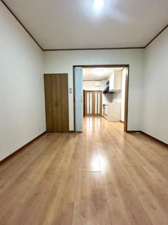 【洋室】 | 1階洋室6帖