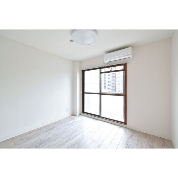 時山クリーンハイツ淡路の居間・リビング