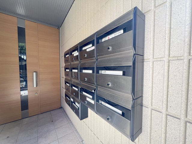 ロイヤル三軒茶屋のその他共用部分|★メールＢＯＸ★