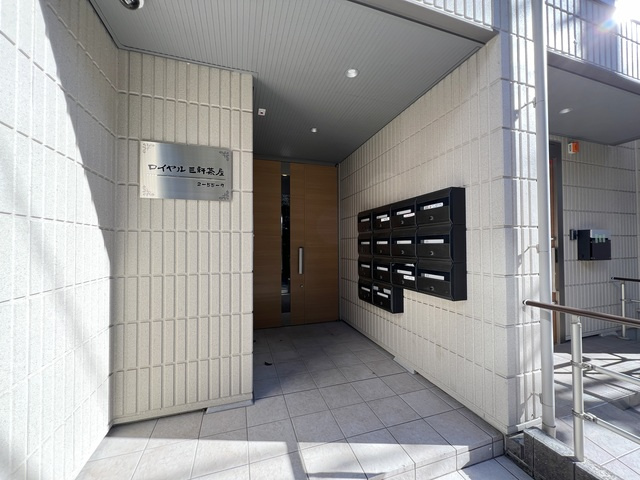 ロイヤル三軒茶屋のエントランス|★エントランス★