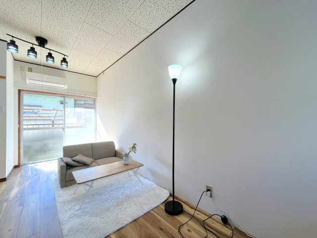 田中アパートの居間・リビング