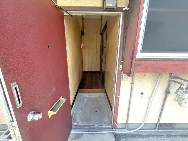 田中アパートの玄関
