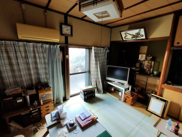 西条市飯岡3526番2の和室