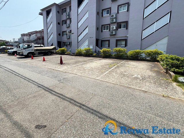 湘南マンションの駐車場