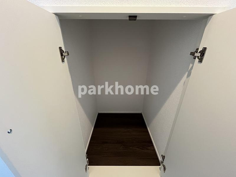 高知市朝倉丙　4期2棟-1 新築戸建ての収納|２F:ホール内収納