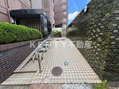 【エントランス】 | 田園調布コーポラス | 建物の内部です