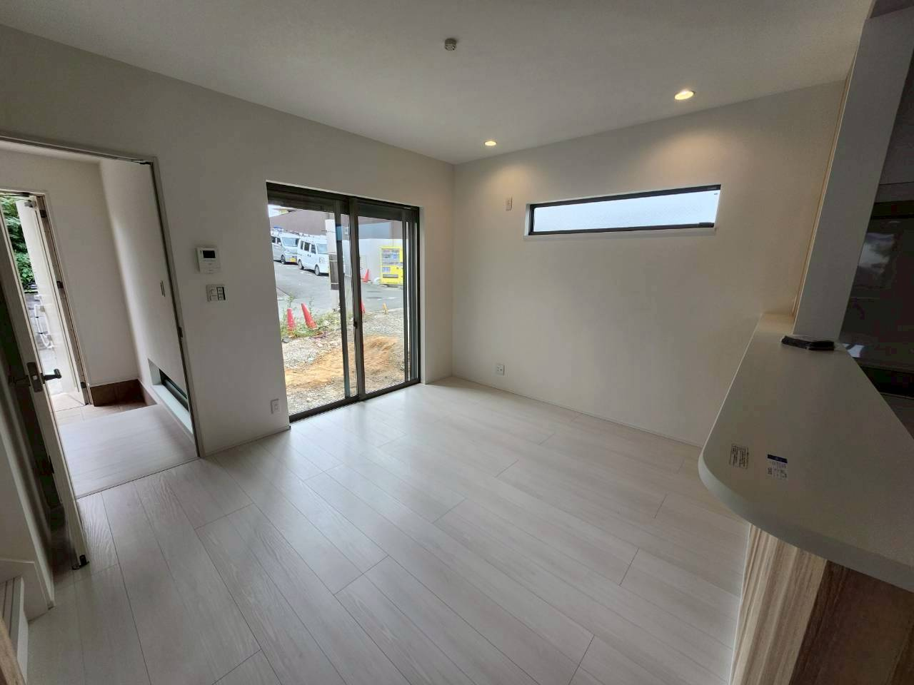 堺市西区上野芝向ヶ丘町2丁新築戸建の居間・リビング