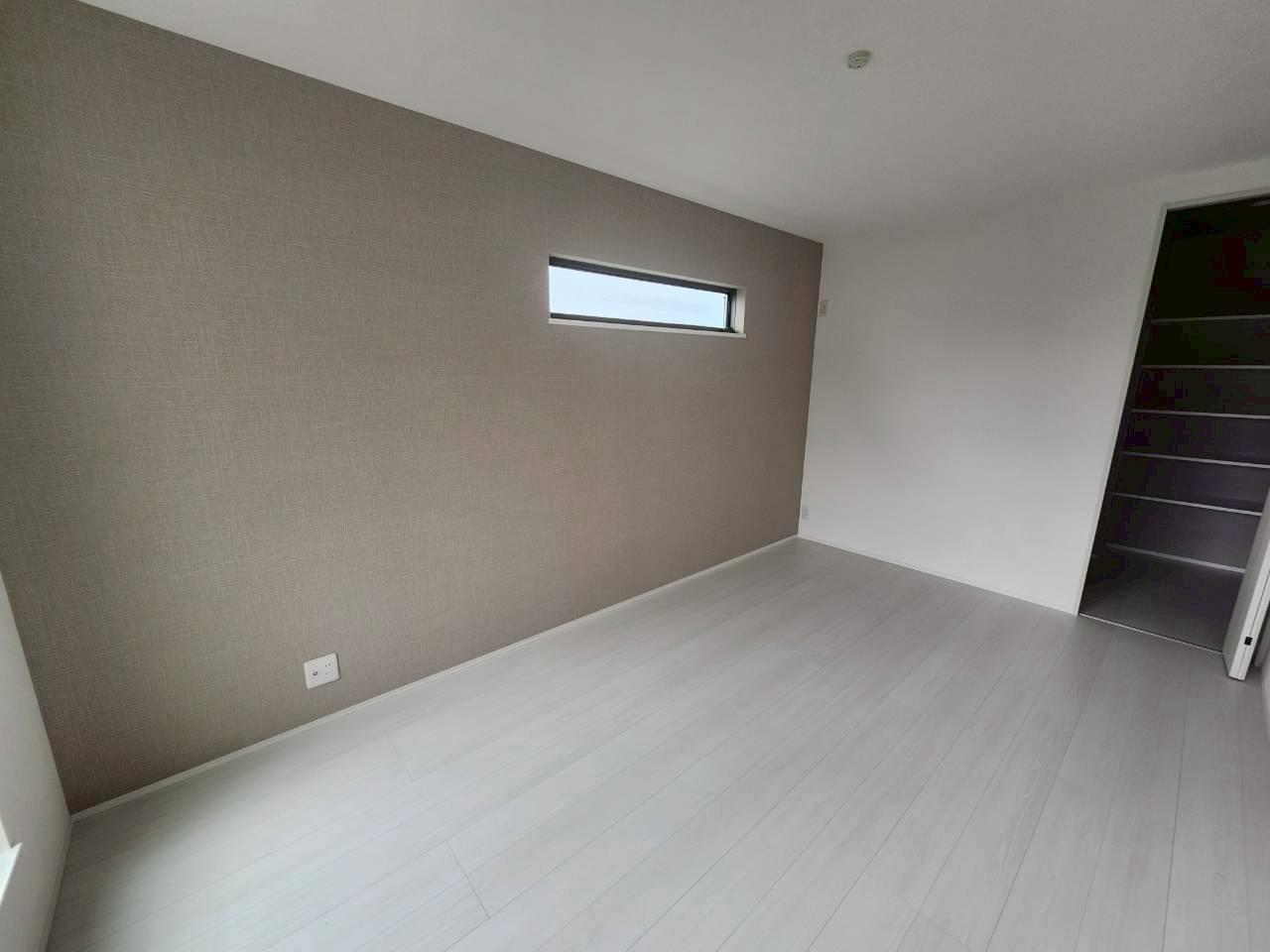 堺市西区上野芝向ヶ丘町2丁新築戸建の洋室