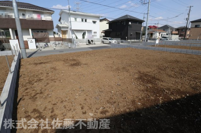 鴻巣市宮前の売地の展望|2025年4月5日の14時頃撮影。敷地内の西側隅から前面道路に向かって撮影。