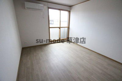 【居間・リビング】 | フォアール市子殿 | ゆったり過ごせる居間です