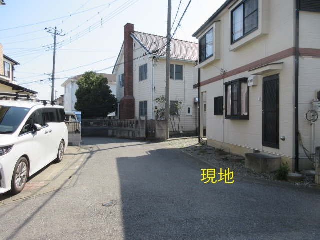中古戸建　熊谷市石原1263-35（リフォーム住宅）の前面道路含む現地写真