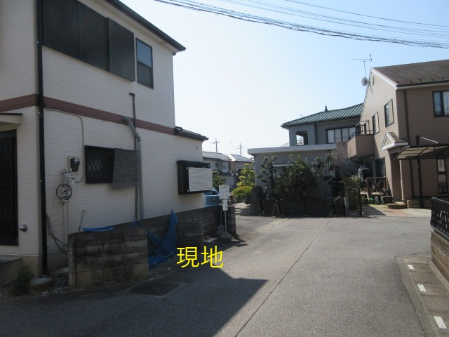 中古戸建　熊谷市石原1263-35（リフォーム住宅）の前面道路含む現地写真