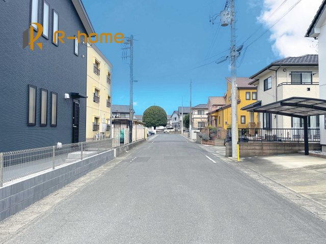 ひたちなか市外野1期　新築戸建て　2号棟の前面道路含む現地写真|堂々！建物完成♪実際のお部屋をご見学可能です♪
ご見学が一番の資料！お気軽にお問い合わせ下さい♪
