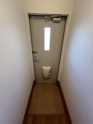ローザ・アルベロＢ棟の玄関